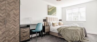 House - Sleeps 8 - Parking - Garden