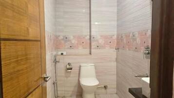 Free toiletries, bidet, towels, soap