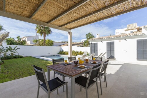 Beachfront Villa with Pool, Puerto Pollença