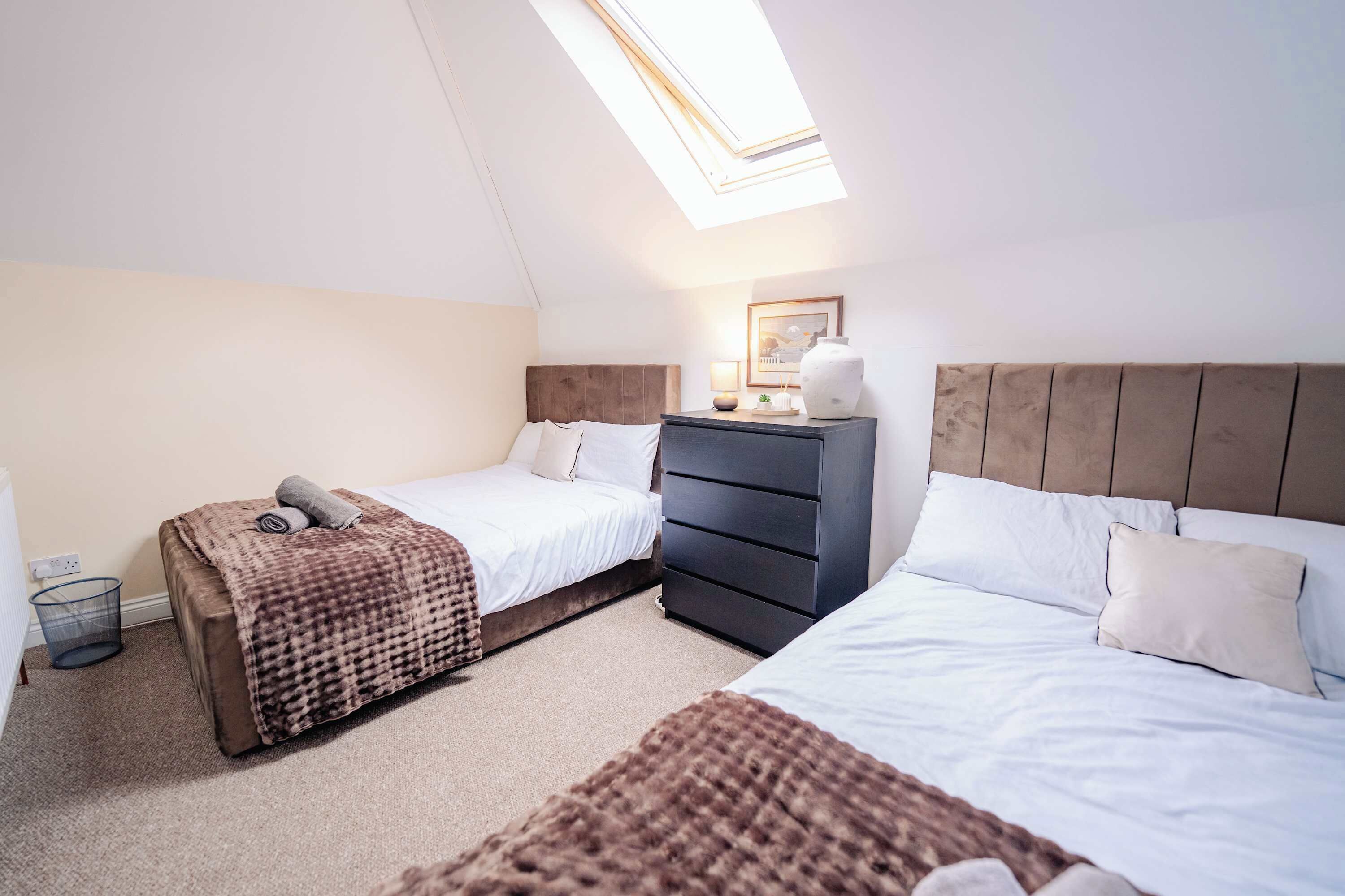 3 bedrooms, desk, iron/ironing board, WiFi