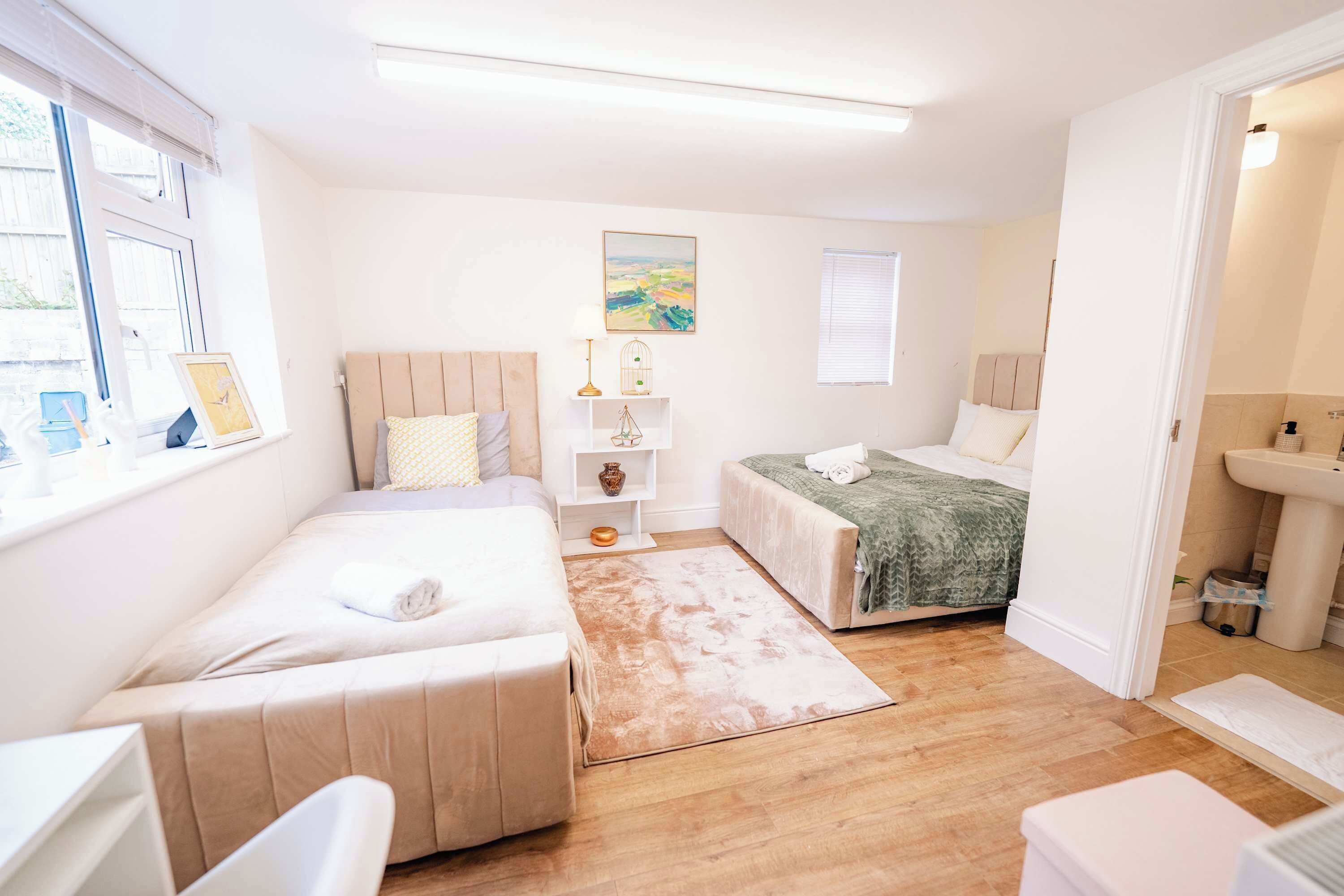 3 bedrooms, desk, iron/ironing board, WiFi