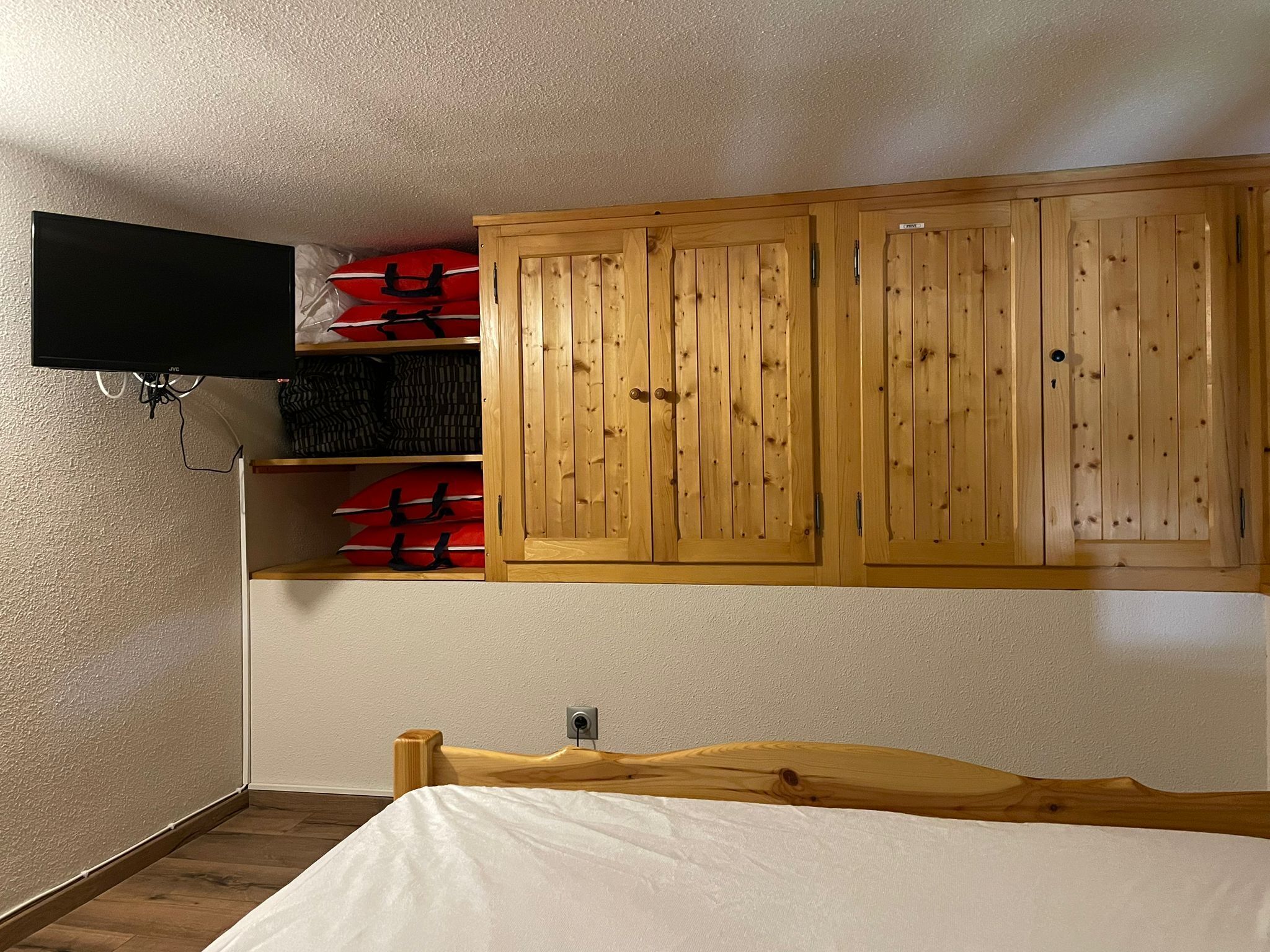 2 bedrooms