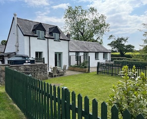 Exterior - Swallow Cottage (Cowbridge)