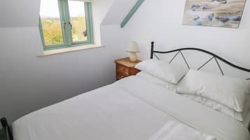 2 bedrooms, WiFi (free), individually decorated, individually furnished