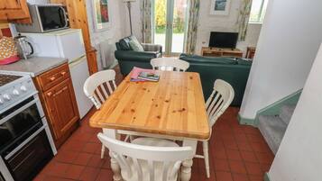 Cookware/dishes/utensils