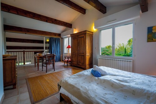 Maison 11 pers. avec piscine 14m & grand terrain