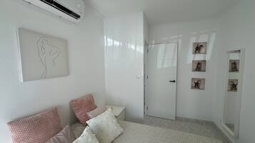 2 dormitorios, tabla de planchar con plancha, wifi y ropa de cama