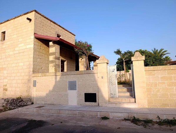 Exterior - Shadows of Stone - Historic Mansion (Melendugno)