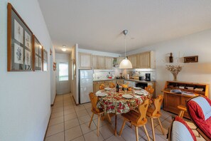 Dining - Modern flat in Mountain Village (Le Monetier les Bains)