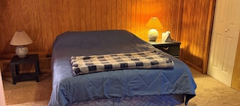 3-bedroom cabin in Big Stone City