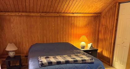 3-bedroom cabin in Big Stone City