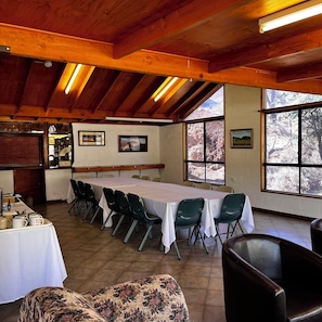 Economy Cabin | Dining - Spear Creek Holiday Park (Woolundunga)