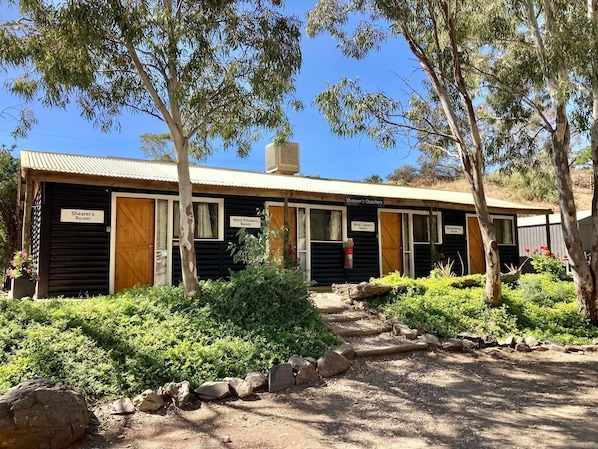 Economy Room | Exterior - Spear Creek Holiday Park (Woolundunga)