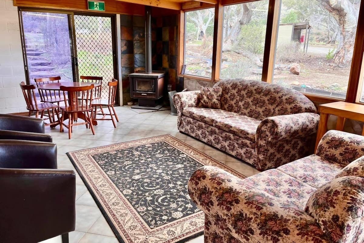 Economy Cabin | Living area