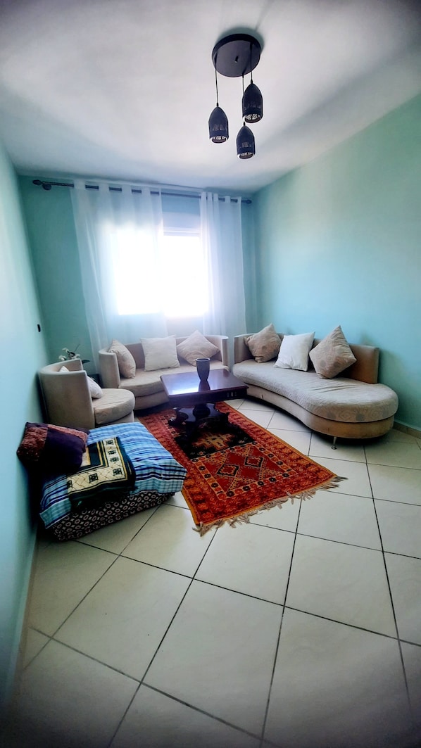 Smart TV, video library - Appartement zen et lumineux - 5 min plage des nations (Bouknadel)