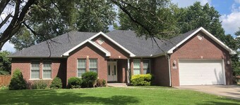 Walk to State Fairgrounds & Katy Trail, 4BR Home by Park