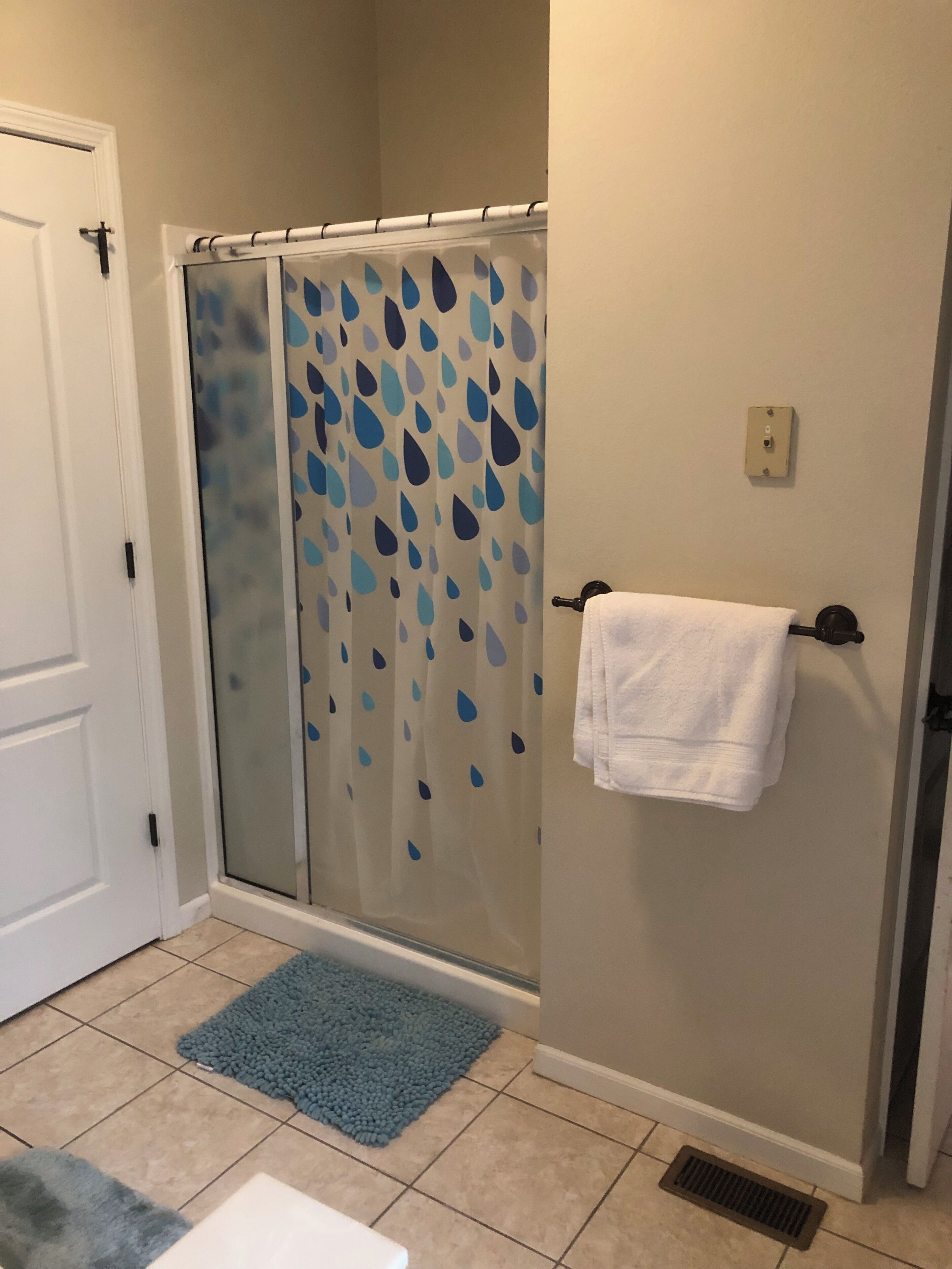 Jetted tub, hair dryer, towels, soap