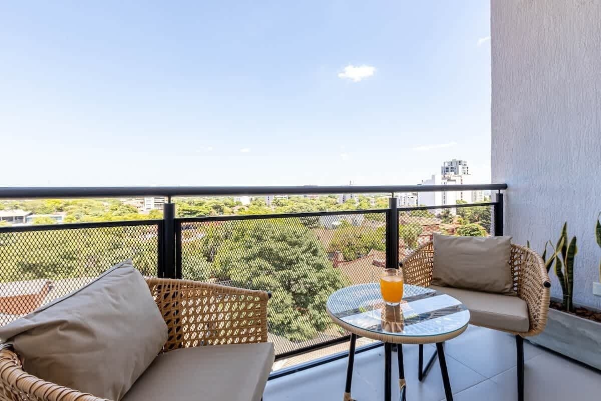 Comfort-lejlighed - balkon - byudsigt | Overnatningsstedets område