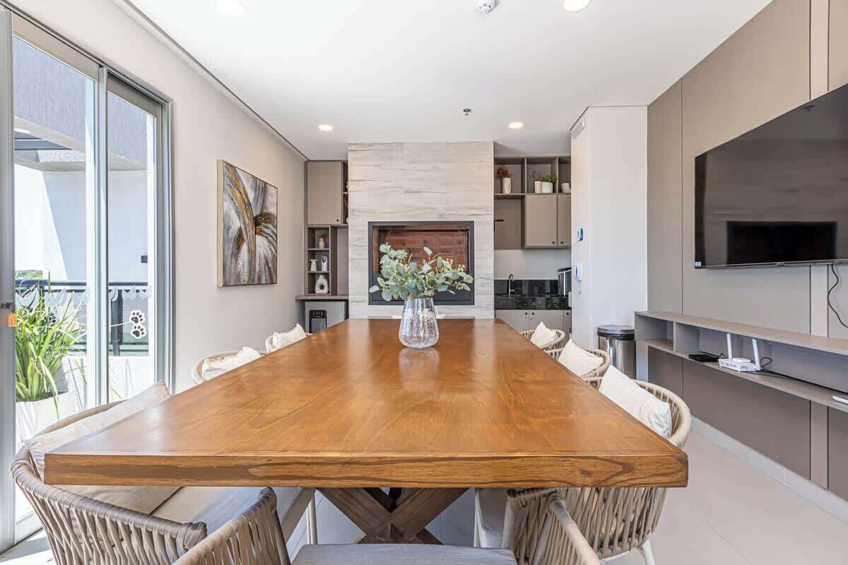 Apartament familiar, balcó, vistes a la ciutat | Servei de restauració