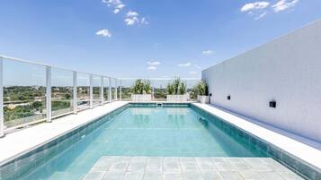 Apartament Comfort, balcó, vistes a la ciutat | Piscina | Piscina a l'aire lliure