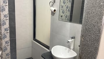 Standard Single Room | Bathroom | Shower, towels, soap