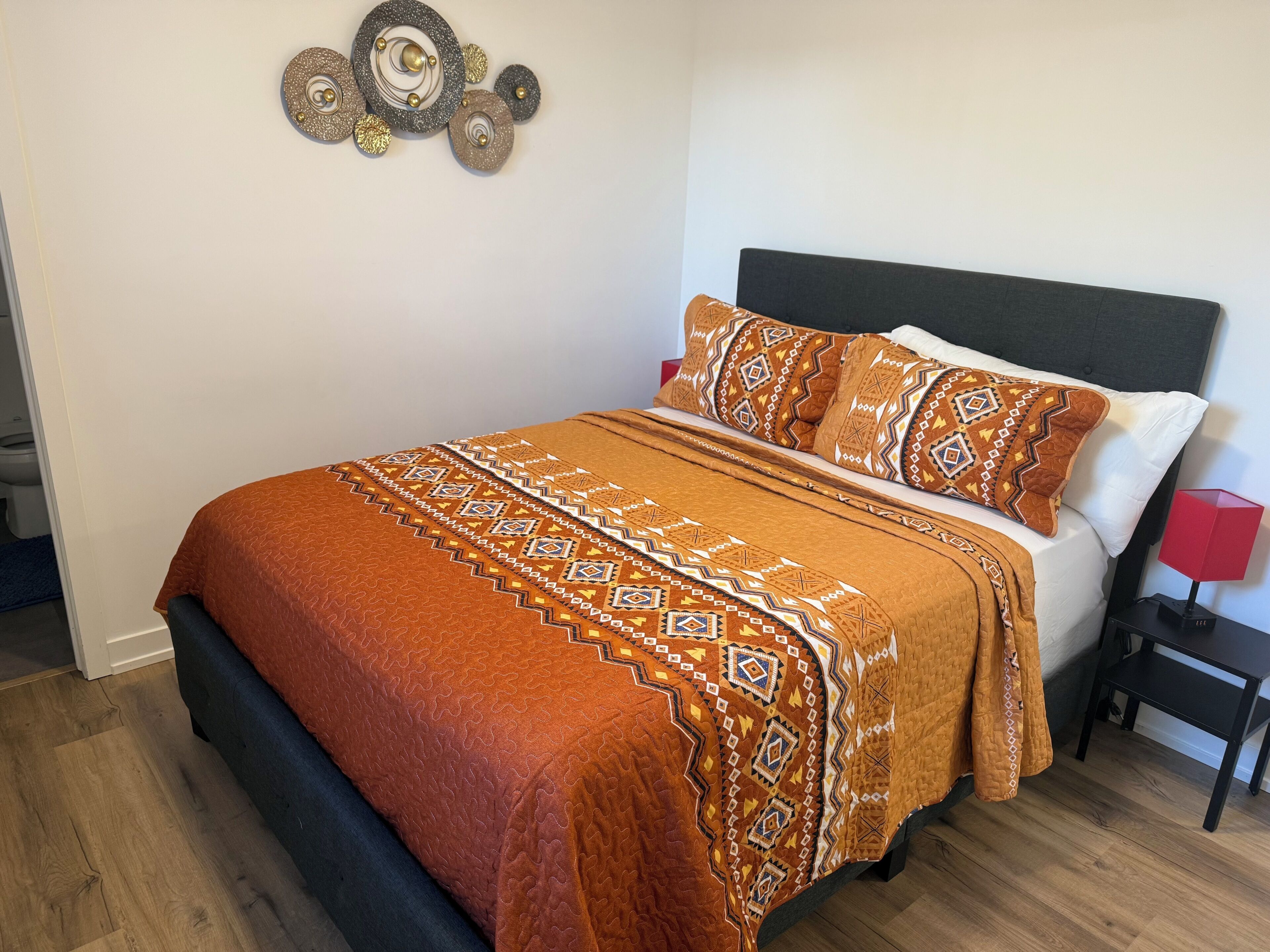 2 bedrooms, iron/ironing board, WiFi, bed sheets
