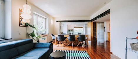 Deluxe-Apartment, Gartenblick | Wohnbereich
