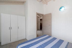 Room - Casa Azzurra Beach – Beachfront Holiday Home with Direct Access (Reitani)