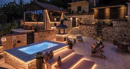 Villa De Madeleine - Stone villa Jacuzzi