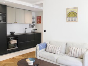 Living area - Fully equipped 39 m² apartment in Paris (Paris)