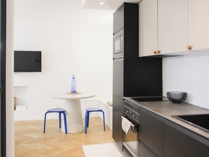 Private kitchen - Fully equipped 39 m² apartment in Paris (Paris)