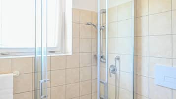 Apartament, 2 dormitoris, balcó | Bany