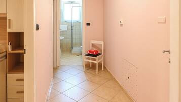 Apartment, 2 Schlafzimmer, Balkon | Badezimmer