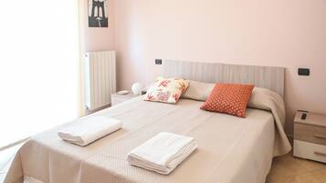 Apartament, 2 dormitoris, balcó | Wifi gratuïta