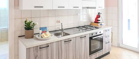 Apartment, 1 Bedroom, Balcony | Private kitchen