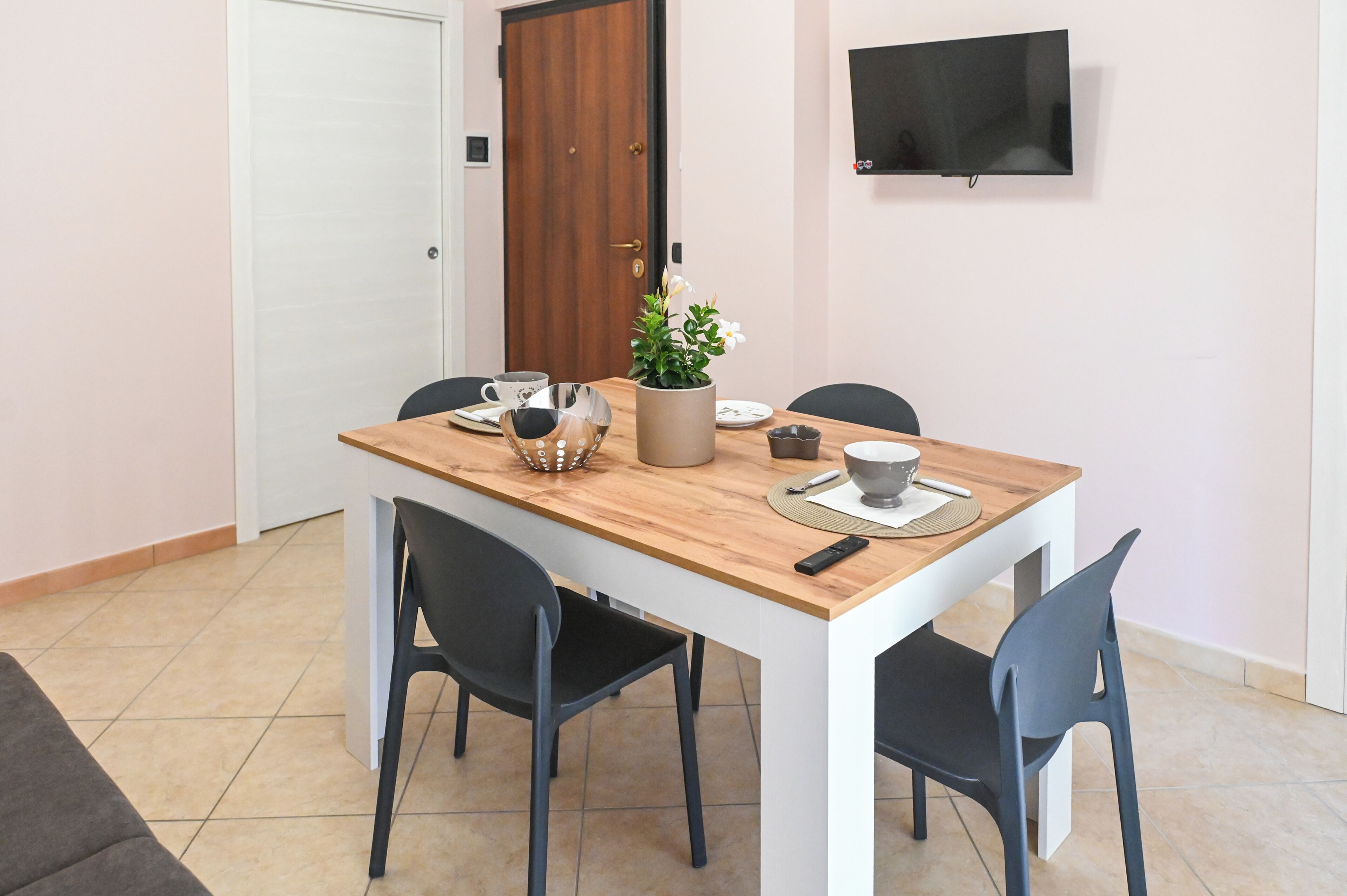 Apartment, 2 Bedrooms, Balcony | Dining