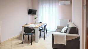 Apartamento, 1 habitación, balcón | Interior
