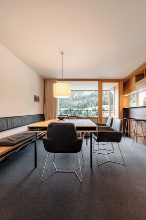 Grand Deluxe | Servicio de comidas en la habitación