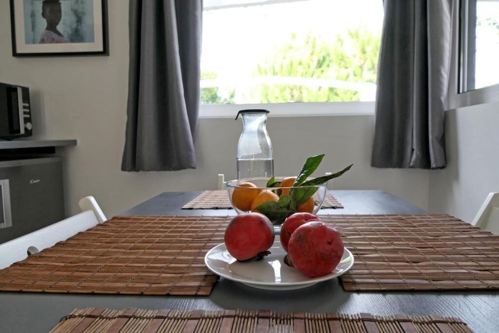 Leilighet, 2 soverom, terrasse, hageutsikt | Spiseområde