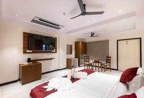 Espacio para trabajar con laptop y wifi gratis 