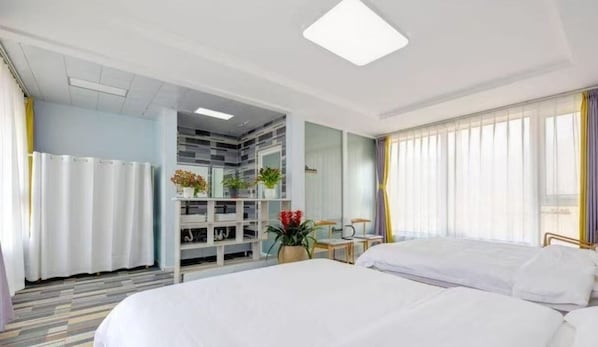 Chambre Deluxe avec lits jumeaux, vue sur la colline | Bureau, accès au Wi-Fi (inclus)
