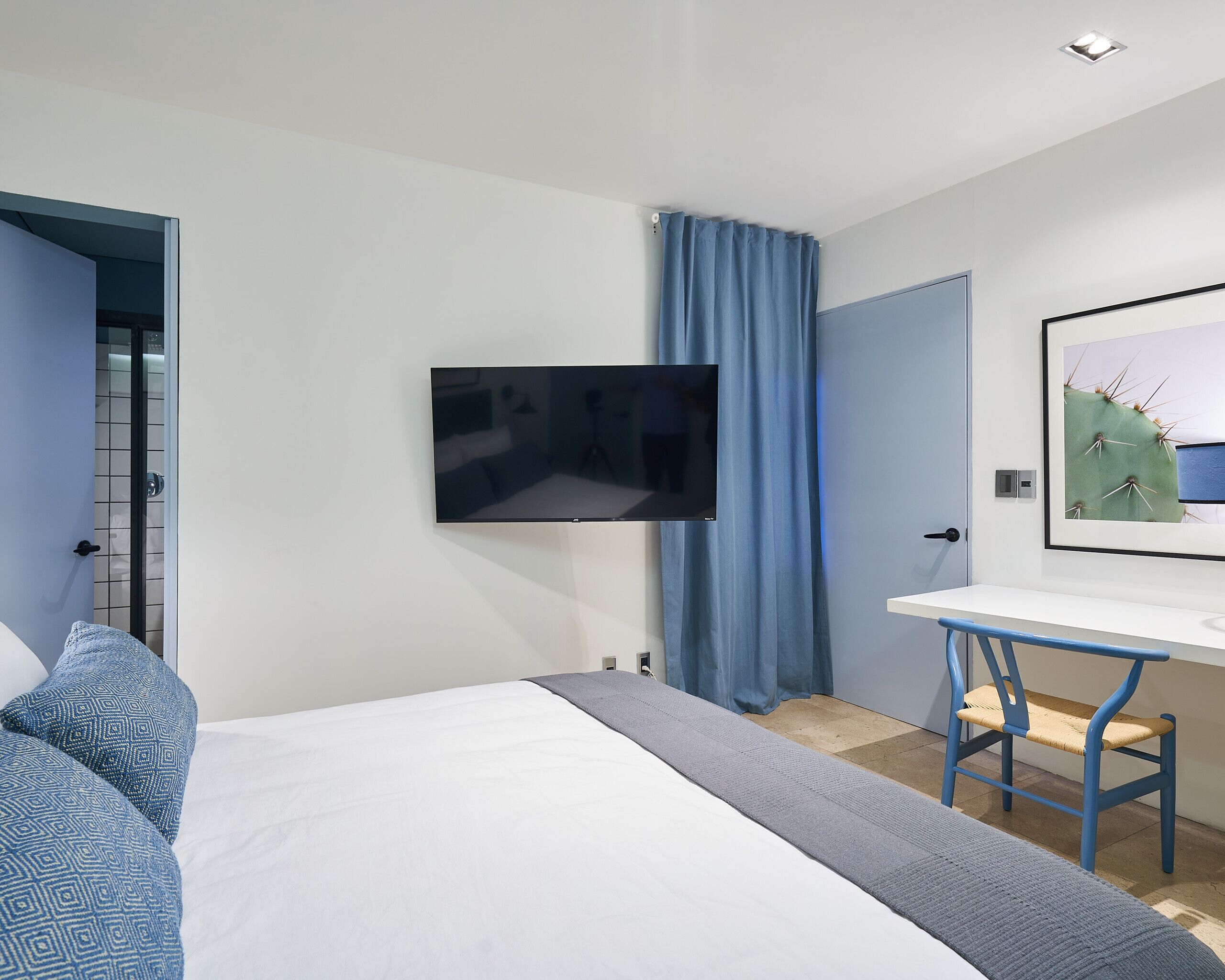 1 bedroom, iron/ironing board, WiFi (free), bed sheets
