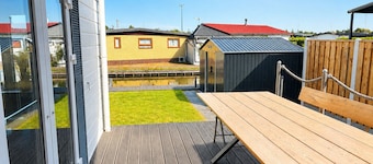 Ferienhaus direkt am Wasser mit privatem Steg | Lemmer | Hunde willkommen