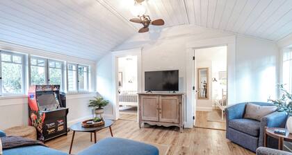 Bungalow Bliss with Fire Pit - 5111