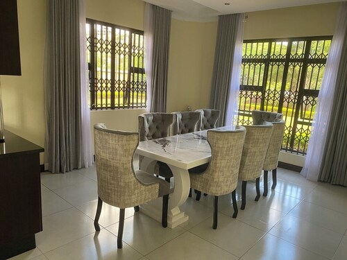 The Hidden Oasis - A Picturesque retreat with swimming pools & expansive gardens