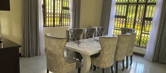 The Hidden Oasis - A Picturesque retreat with swimming pools & expansive gardens