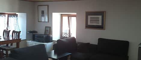 Fireplace, stereo