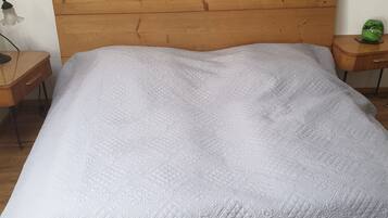 2 bedrooms, bed sheets