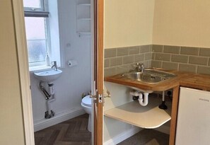 Bathroom - 1 Bed - Sleeps 2 Plus Child - Garden - Wifi (Bristol)