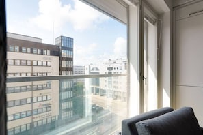 Condo luxo, vista para a cidade | Vista do quarto